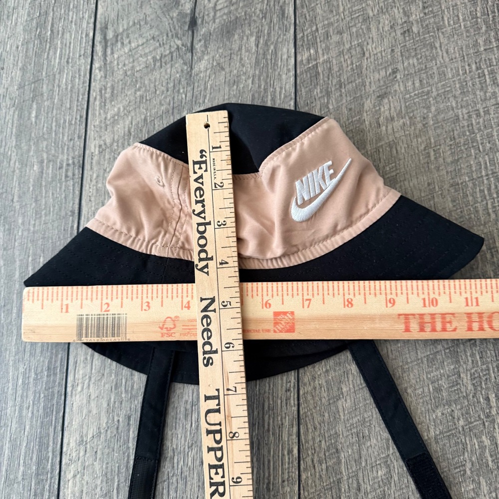 Nike Baby Bucket Hat 12M Black Peach Colorblock Embroidered Logo Chin Strap - Picture 4 of 12